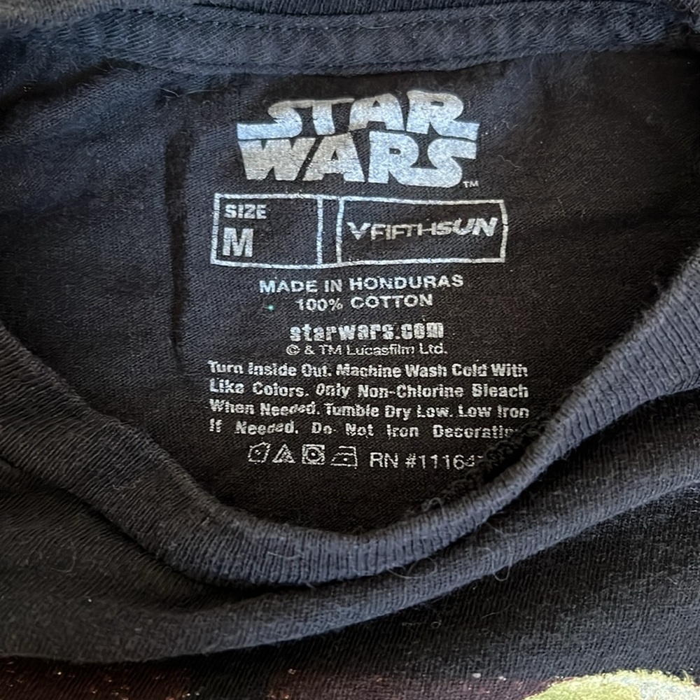Star Wars the Mandalorian The Child T-shirt M - Picture 5 of 6